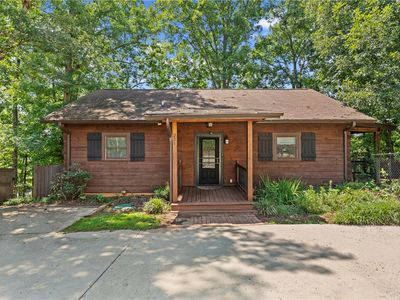 221 Rowland Rd