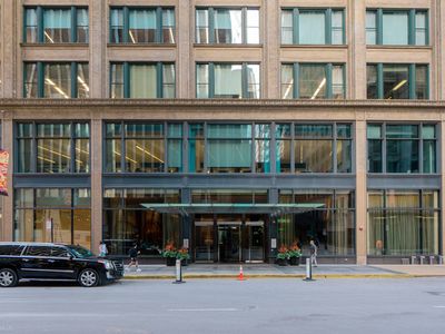 60 E Monroe St Unit 3002