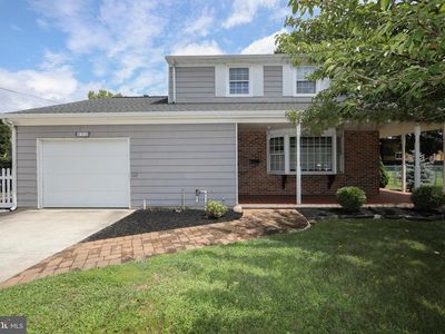 890 Mantua Blvd