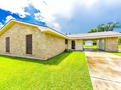 1748 Acadian Dr
