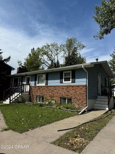 35 Garden Ct NW