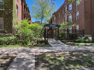 5335 S Harper Ave #1