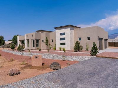 602 Camino De La Tierra