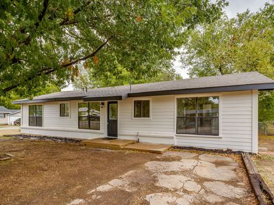 Property at 703 Odell St, Cleburne, TX