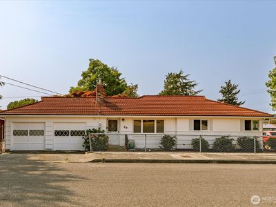 49 SE Pasek Street