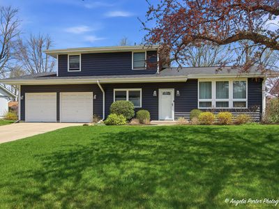 412 Surrey Ln