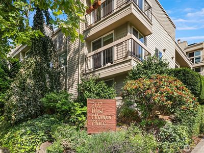 202 W Olympic Place #405