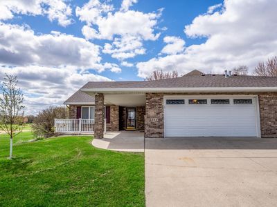 211 Valley View Dr SE
