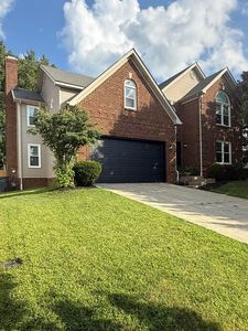 712 Maple Ridge Ln