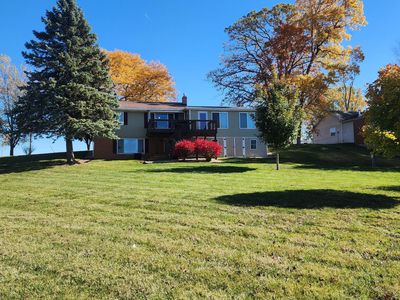 8646 Lake Dr