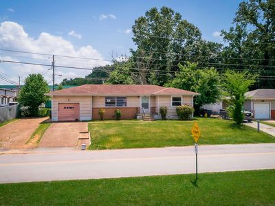 1504 Cloverdale Dr