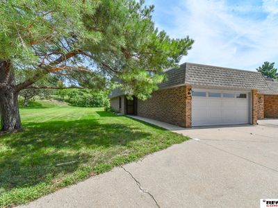 3400 Neerpark Dr