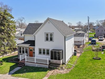 105 W 6th St