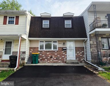 2504 Girard Ave