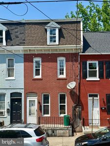 39 W Farnum St
