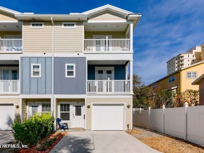 120 11TH Avenue S