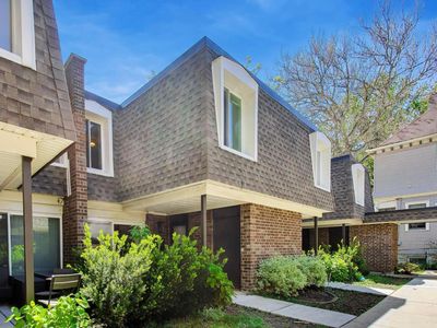 1623 W Belle Plaine Ave