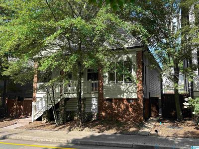 218 Hawthorn St