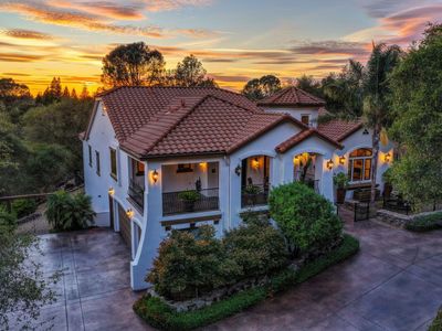 6005 Paseo Villena