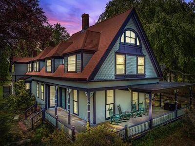 2839 Main Street