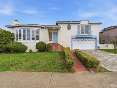 98 Lake Forest Dr