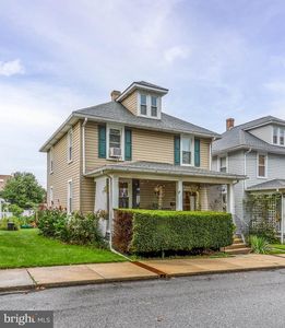 303 Walnut St