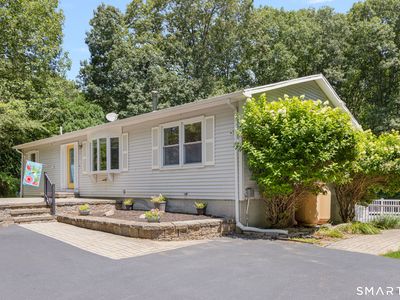 106 North Wawecus Hill Road