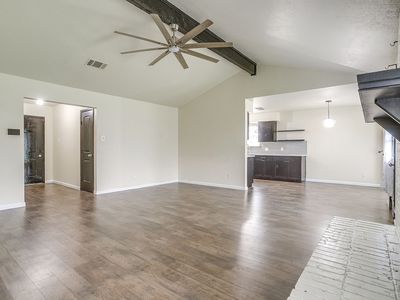 2733 Southpark Ln