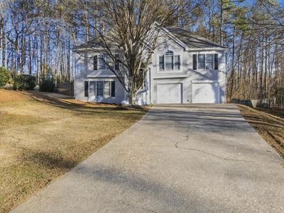 1728 Victoria Way NW