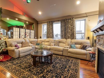 3199 Pleasant Street