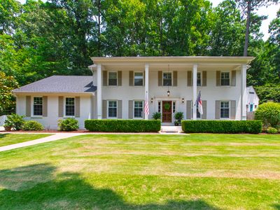 5624 Winthrop Dr