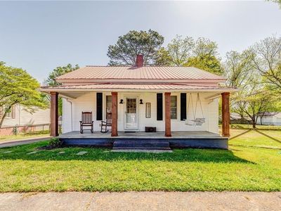 Property at 33 Elm St, Aragon, GA