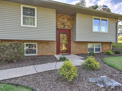 3604 Deland Dr
