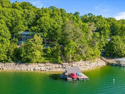 244 Lakeshore Dr