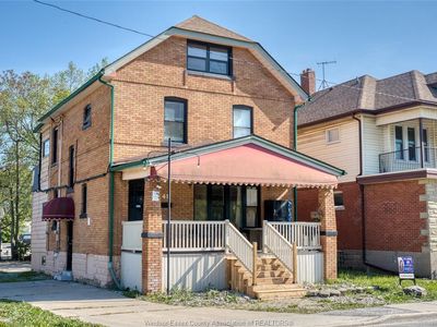 41 Giles Blvd E