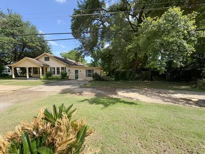 1213 W Sabine St