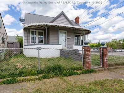 239 10th Ave
