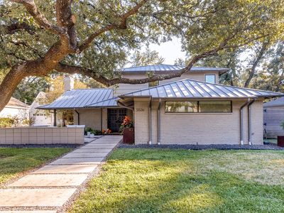 5526 W University Blvd