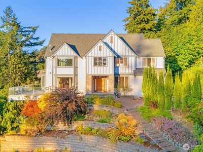 1015 Lone Tree Court