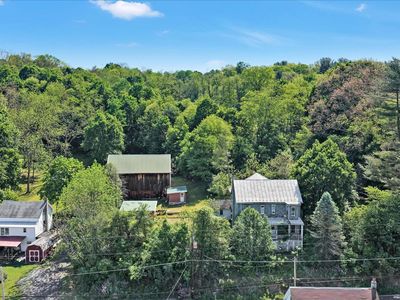 29 Rock Rd