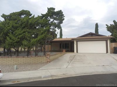 8608 Reagan Cir N