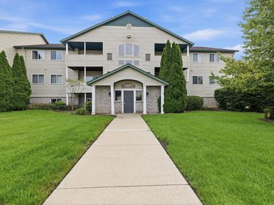 8675 S Jasonville Ct SE