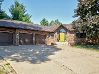 884 Windsor Forest Drive