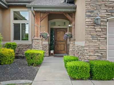 1888 W Golden Pond Way