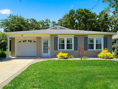 6 Floral Drive