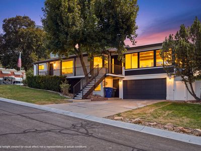 2936 E La Joya Dr