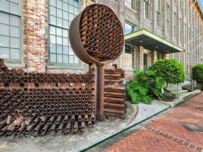 920 Poeyfarre St APT 233