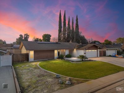 Property at 205 Carr St, Bakersfield, CA