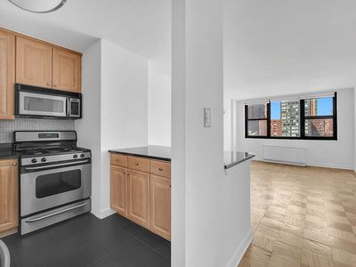 340 E 93rd St APT 16B