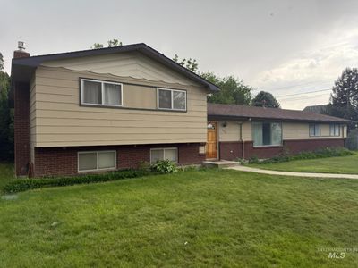 1503 E Dakota Ave